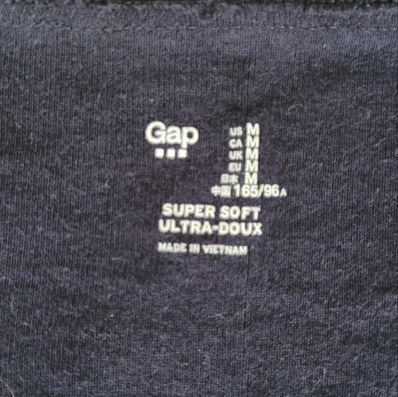 Gap super soft women's sweater. Size medium. - Picture 4 of 6